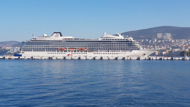 Dev yolcu gemisi Kuşadası’nda - Resim: 0