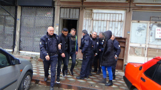 Edremit'te öldüren şaka! Arkadaşının sevgilisini öldürdü - Resim: 0