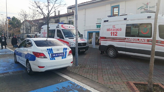 İstanbul Büyükçekmece otel odasında 1'i kadın 2 kişi ölü bulundu - Resim: 0