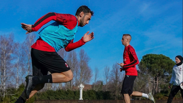 Jose Mourinho'dan Hakan Çalhanoğlu'na kanca - Resim: 0