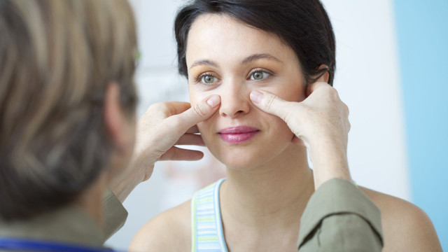 Sürekli başınız ağrıyorsa sinüzit olabilirsiniz! Ağrıdaki bu belirtilere dikkat edin - Resim: 0