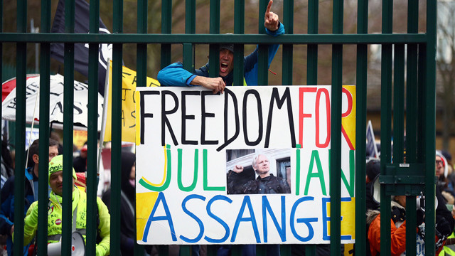 Wikileaks kurucusu Assange'ın ABD'ye iade davası! Hakim karşısına çıktı - Resim: 0