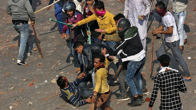 Hindistan'da Müslümanlara Hindu zulmü camiler yakılıyor sokakta işkence ediliyor - Resim: 1