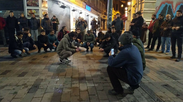 İdlib şehitleri sonrası Rusya’nın İstanbul Başkonsolosluğu önünde sert protesto - Resim: 1