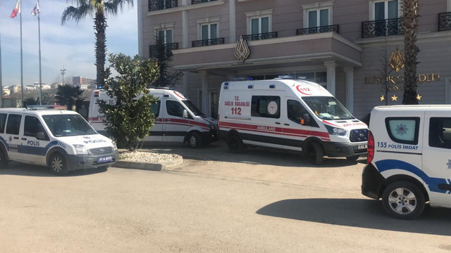 İzmit'te kalmak için geldiği otel odasının kapısına kendisini asarak intihar etti - Resim: 0