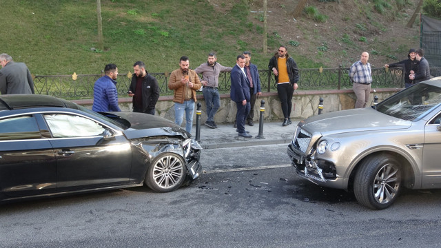 Beyoğlu'nda yeni otomobiliyle çarptığı kişiyi görünce ikinci kez şoka uğradı - Resim: 0