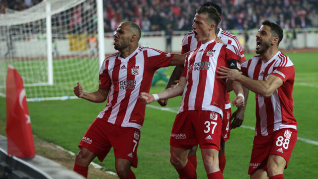 Rıdvan Dilmen: Terim'in yerinde başkası olsa gönderilirdi - Resim: 0