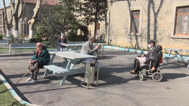 Korona alarmı Darülaceze'de dışarı çıkış yasaklandı, ziyaret ve etkinlikler durduruldu - Resim: 0