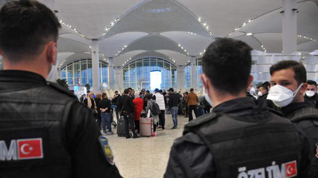 İstanbul Havalimanı'ndan 1500 yabancı uyruklu yolcu Karabük'e nakledildi - Resim: 1
