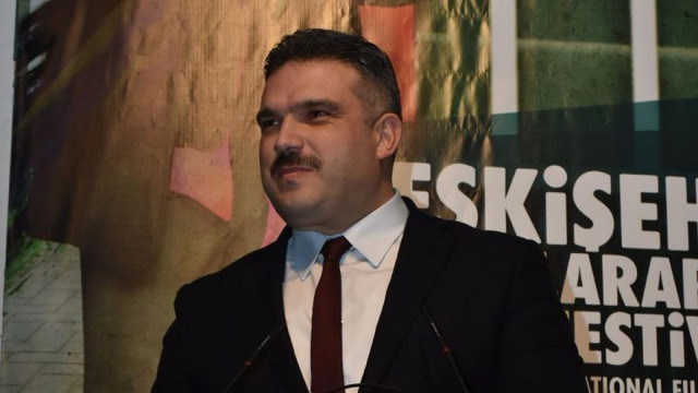 Şafak Ertan Çomaklı aslen nereli yaşı kaç Şafak Ertan Çomaklı eşi kimdir? - Resim: 0