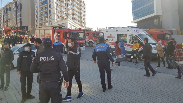 İstanbul Esenyurt'ta bir apartmanda doğalgaz patlaması! Yaralılar var - Resim: 1