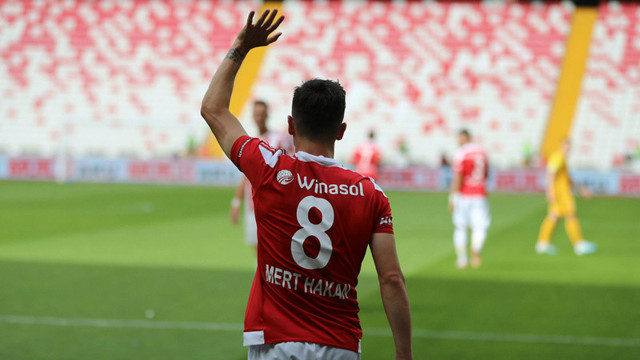 Mert Hakan Yandaş: Kendimi bunalımda hissediyorum - Resim: 0