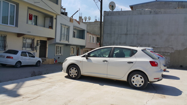 Bursa'da tartıştığı eşini otomobilde bıçakladı - Resim: 0