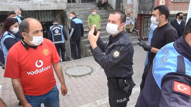 Esenyurt'ta kaçak koyun kestirip sattı zabıta el koydu - Resim: 1