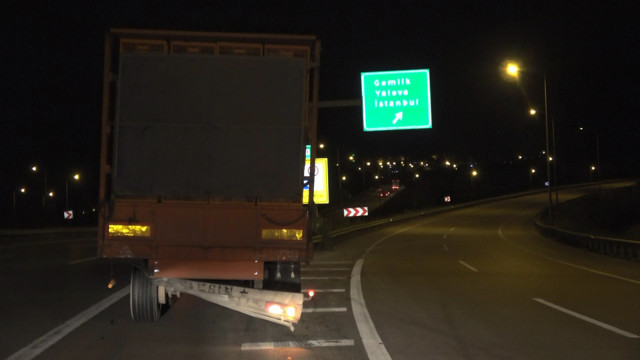 Bursa'da direksiyon başında kolonya sürünce kaza beraberinde geldi - Resim: 1