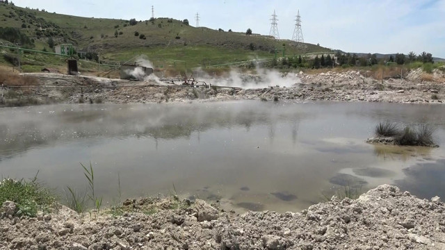 Denizli'de sıcaklık 35 dereceden 80 dereceye çıktı 'deprem olacak' korkusu - Resim: 2