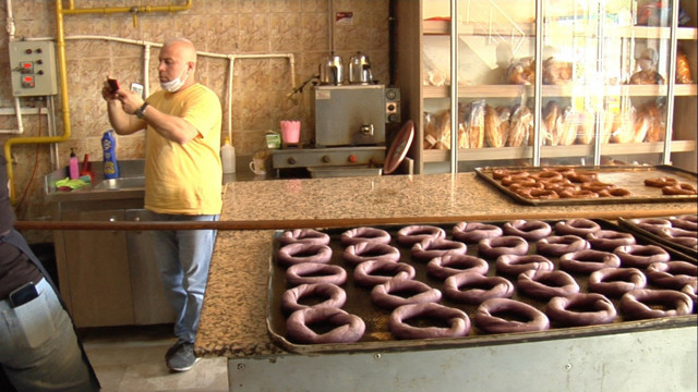 Ekmekten sonra şimdi de ‘mor simit' görücüye çıktı - Resim: 0