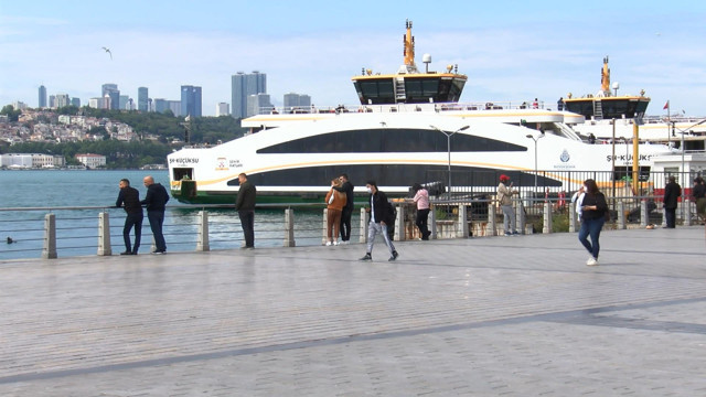 Üsküdar'da olta atan amatör balıkçı: Dünyalar bizim oldu - Resim: 1