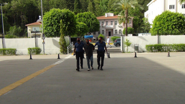 Antalya'da 'Basın mensubuyum' yalanını atan şahıs suç makinesi çıktı - Resim: 1