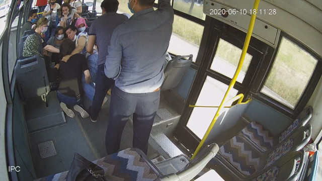 Bursa'da saniyelere karşı ölüm kalım savaşı kadın yolcu kalp krizi geçirdi - Resim: 1