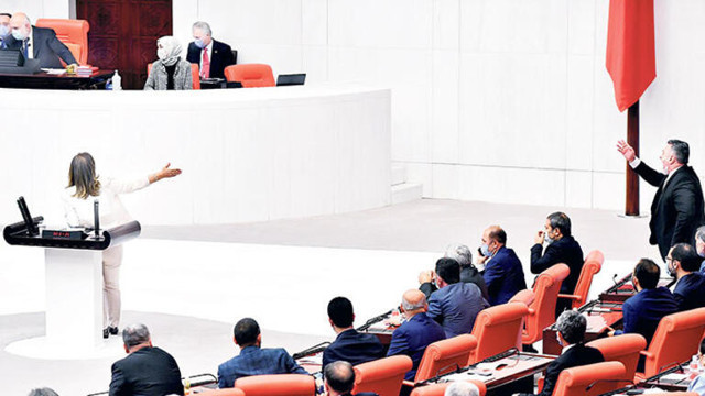 Meclis kürsüsü ortaya taşınıyor pusula ile oy kullanma tarihe karışıyor - Resim: 1