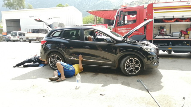 Adana'da itfaiye ekiplerinin küçük yaramazla mücadelesi - Resim: 0