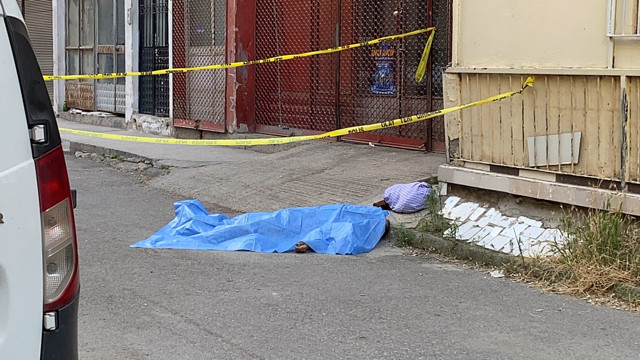 İzmir'de evladın babasına son kez bakışı yürek dağladı - Resim: 1