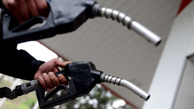 Benzin ve motorine büyük zam geliyor! Araç sahipleri salı gününe kadar vaktiniz var - Resim: 0