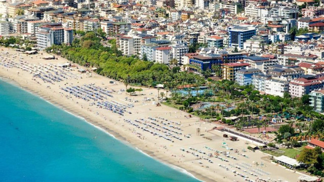 İngiltere Türkiye'den dönen vatandaşlarına karantina uygulamasını kaldırıyor - Resim: 0