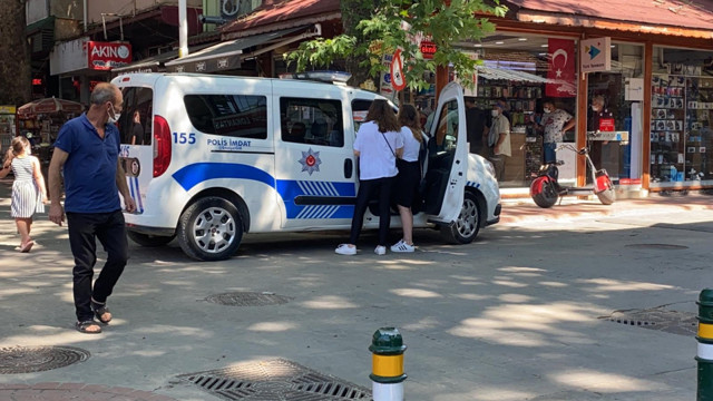 Bursa'da maske takmayan genç kız polisin denetimine takıldı - Resim: 0