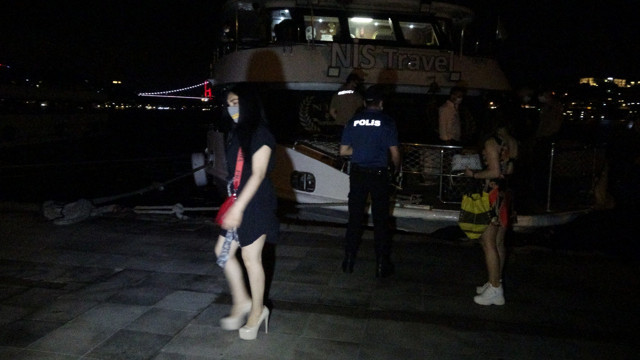 Bebek'teki 150 kişilik yat partisine polis baskını - Resim: 0