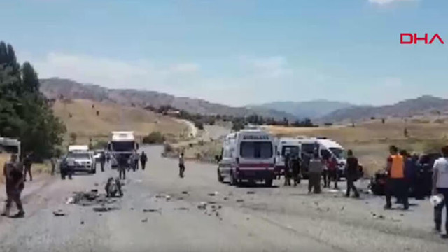 Tunceli'de midibüs ile otomobil çarpıştı! Ölü ve yaralılar var - Resim: 1