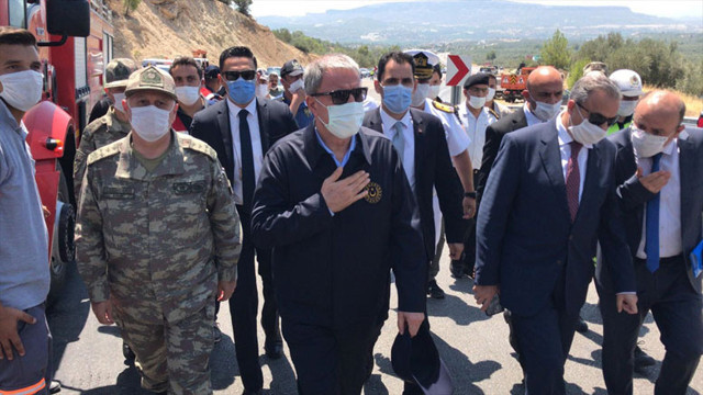 Mersin Mut'ta askerleri taşıyan otobüs devrildi: 4 asker şehit oldu, 27 yaralı var - Resim: 1