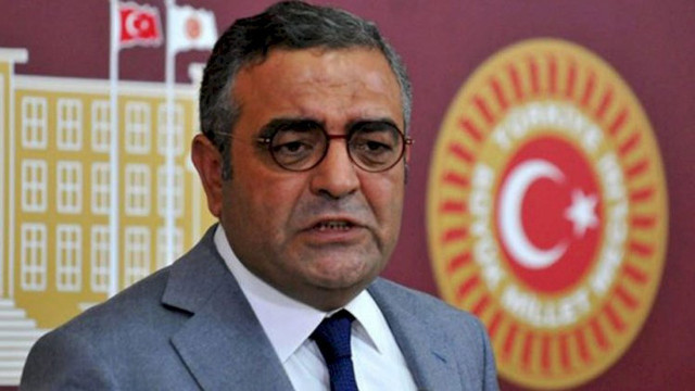 Sezgin Tanrıkulu kimdir aslen nereli bayrak olayı nedir? - Resim: 0