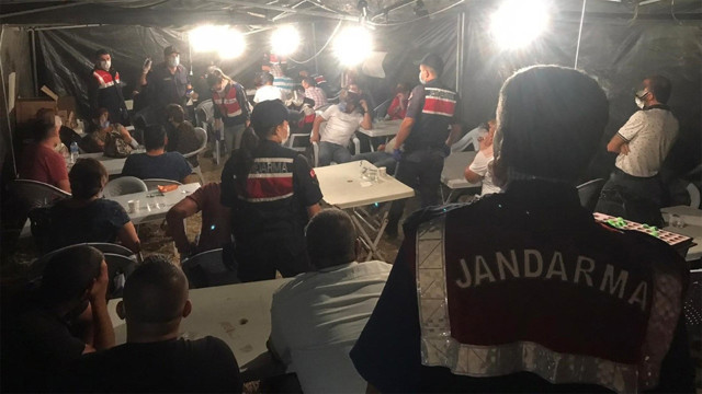 Kırıkkale'deki tarla kumarhanesi şok etti! Ankara'dan gelip yapmışlar - Resim: 0