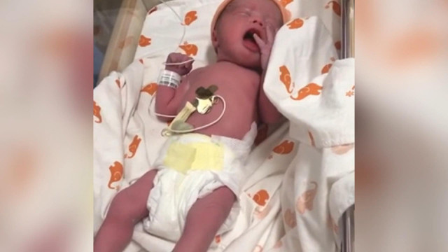 İngiltere'de yaşandı: Eşcinsel çift bebek sahibi oldu - Resim: 1