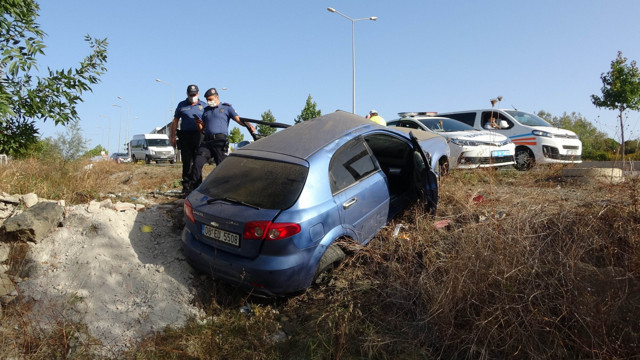 Samsun'da komiser yardımcısı ile mühendis eşi trafik kazası korkusunu yaşadı - Resim: 0