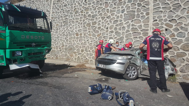 Zonguldak'taki kazada acı bilanço: Sürücü koltuğunda can verdi - Resim: 1