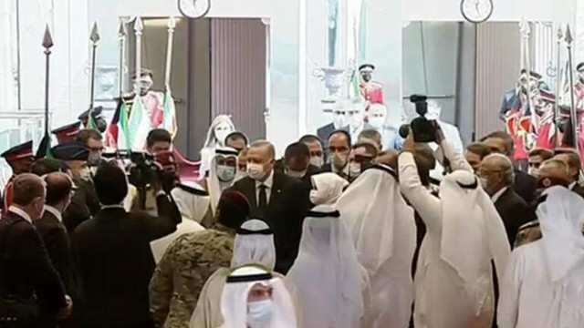 Cumhurbaşkanı Erdoğan Kuveyt’e geldi! Emir'le görüştü taziyelerini iletti - Resim: 0