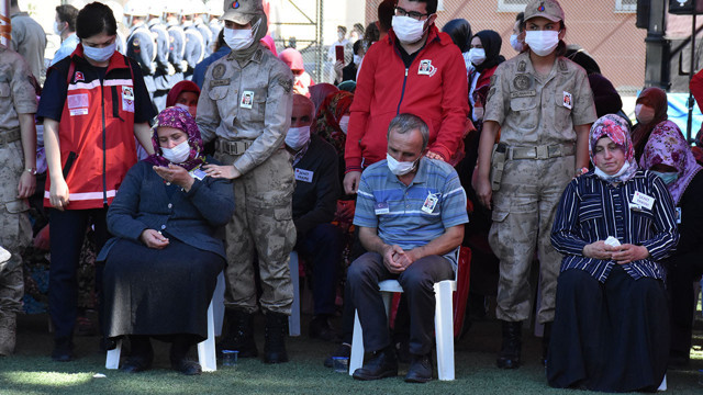 Kocaeli'de şehit olan uzman onbaşı toprağa verildi annenin feryadı yürekleri sızlattı - Resim: 2