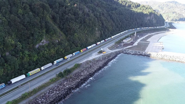 Türk tırları Ermeni köylerinde saldırıya uğradı - Resim: 2