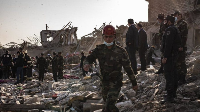 Ateşkes anlaşmasından saatler sonra Ermenistan yine Azeri sivillere saldırdı - Resim: 0