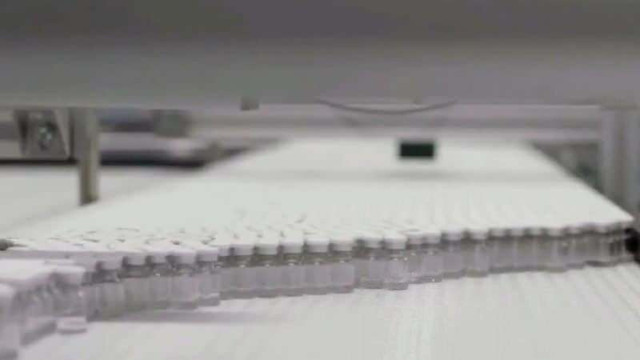 Pfizer ile BioNTech'in geliştirdiği aşı seri üretim bandında! Dünyayı umutlandıran görüntü - Resim: 0