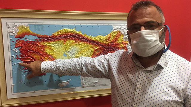 Uzman isimden İzmir için korkutan uyarı: Ana artçı daha gerçekleşmedi, evlere girmeyin - Resim: 0