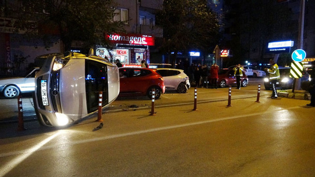 Bursa'da takla atıp yan yatan otomobilin alkollü sürücüsü: Hiçbir şeye sap olamadım - Resim: 0