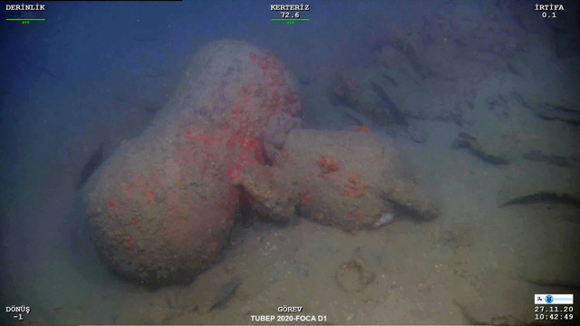 İzmir Foça açıklarında savaş gemisi batığı bulundu - Resim: 0