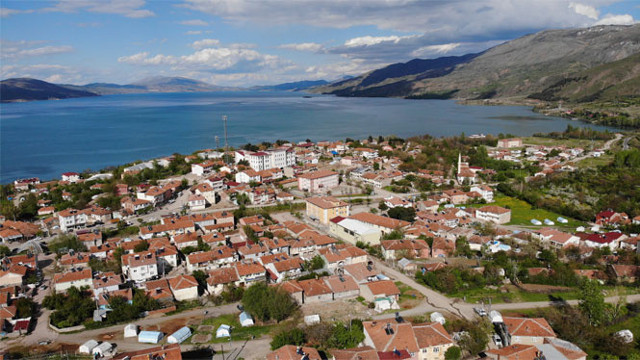 Hazar Gölü'nde su seviyesi yükseldi! 'Deprem' detayı dikkat çekti - Resim: 0