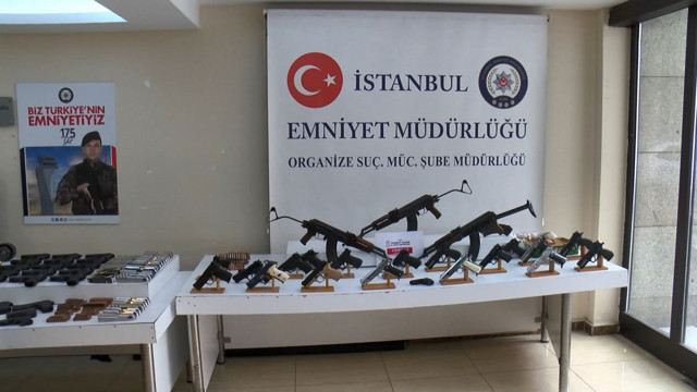 İstanbul'da yasa dışı silah ticareti operasyonu - Resim: 0