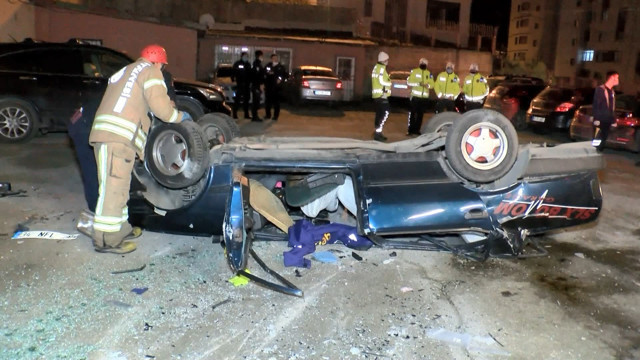 Kartal'da feci kaza: Site bahçesine uçan otomobilde 1 kişi öldü 2 kişi yaralandı - Resim: 1