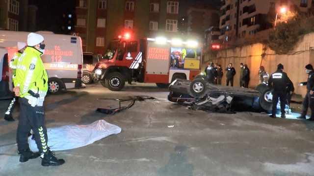 Kartal'da feci kaza: Site bahçesine uçan otomobilde 1 kişi öldü 2 kişi yaralandı - Resim: 0
